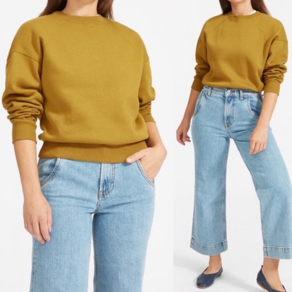 Everlane Tops - EVERLANE renew crew neck sweatshirt in brass✨M